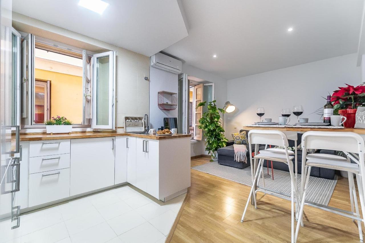 Central Malaga Apartment At Mitjana Plaza Eksteriør billede