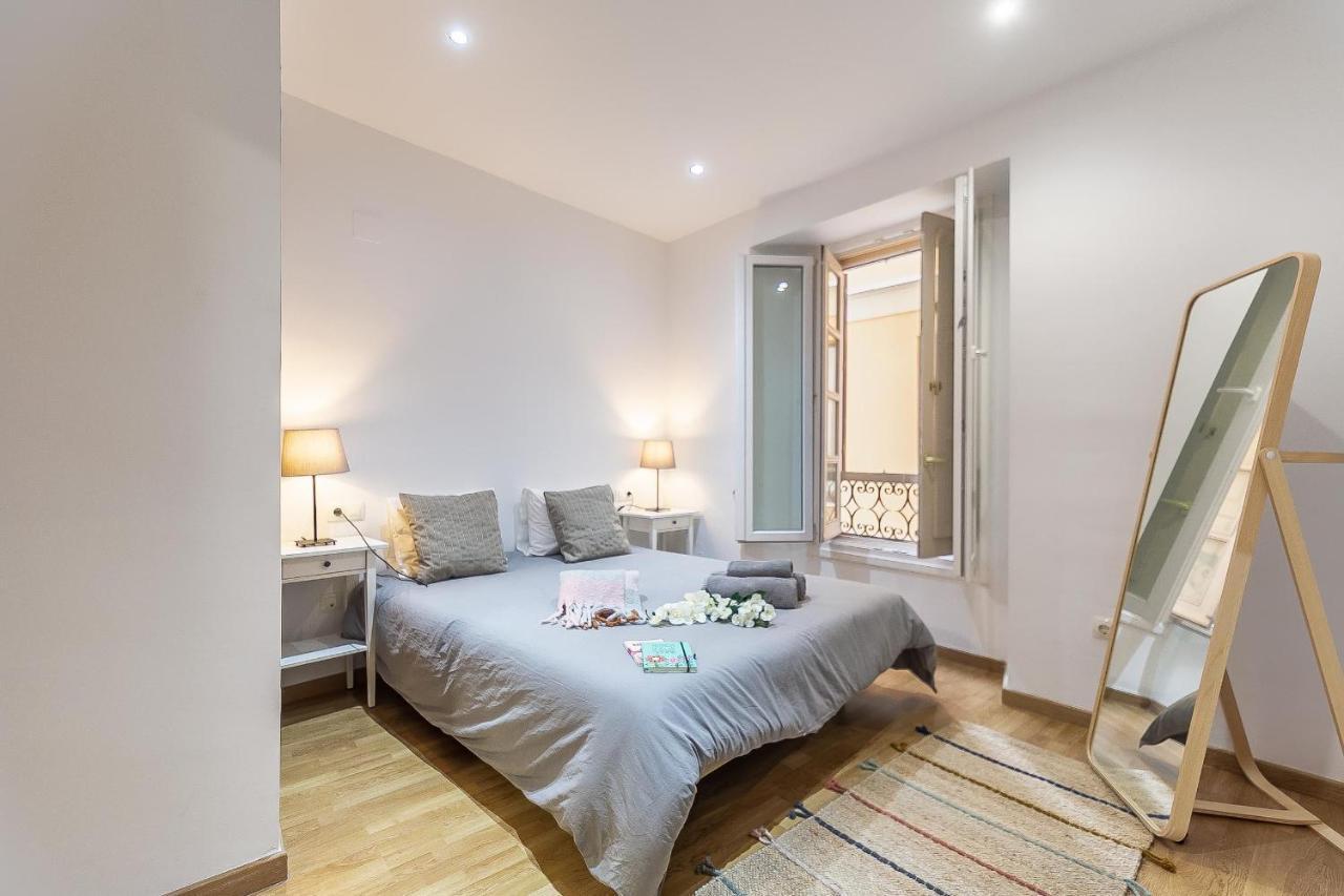 Central Malaga Apartment At Mitjana Plaza Eksteriør billede
