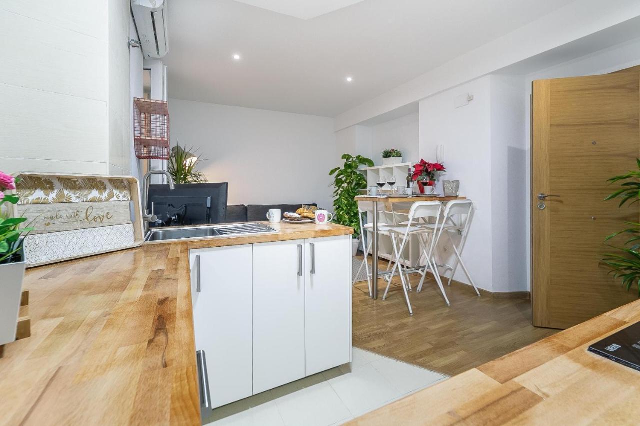 Central Malaga Apartment At Mitjana Plaza Eksteriør billede