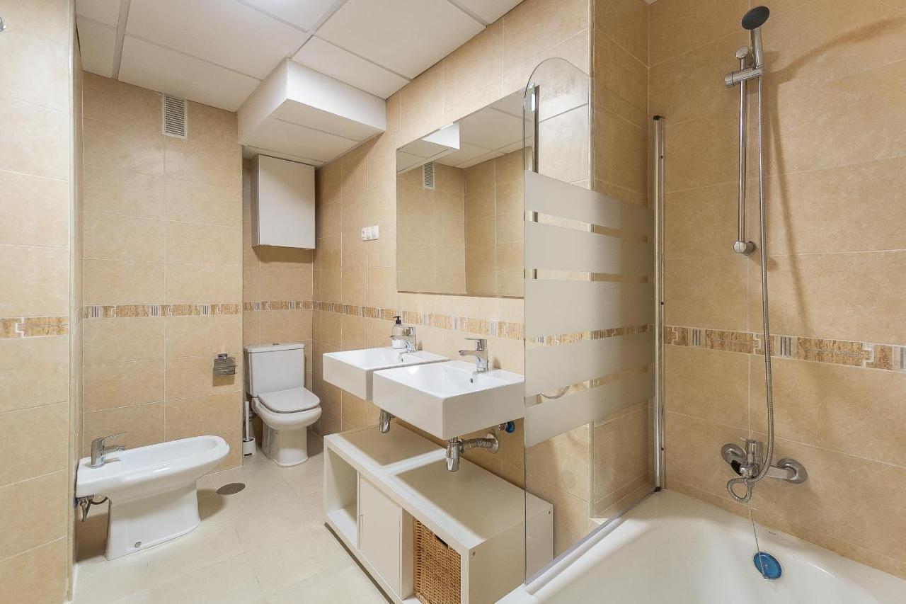 Central Malaga Apartment At Mitjana Plaza Eksteriør billede