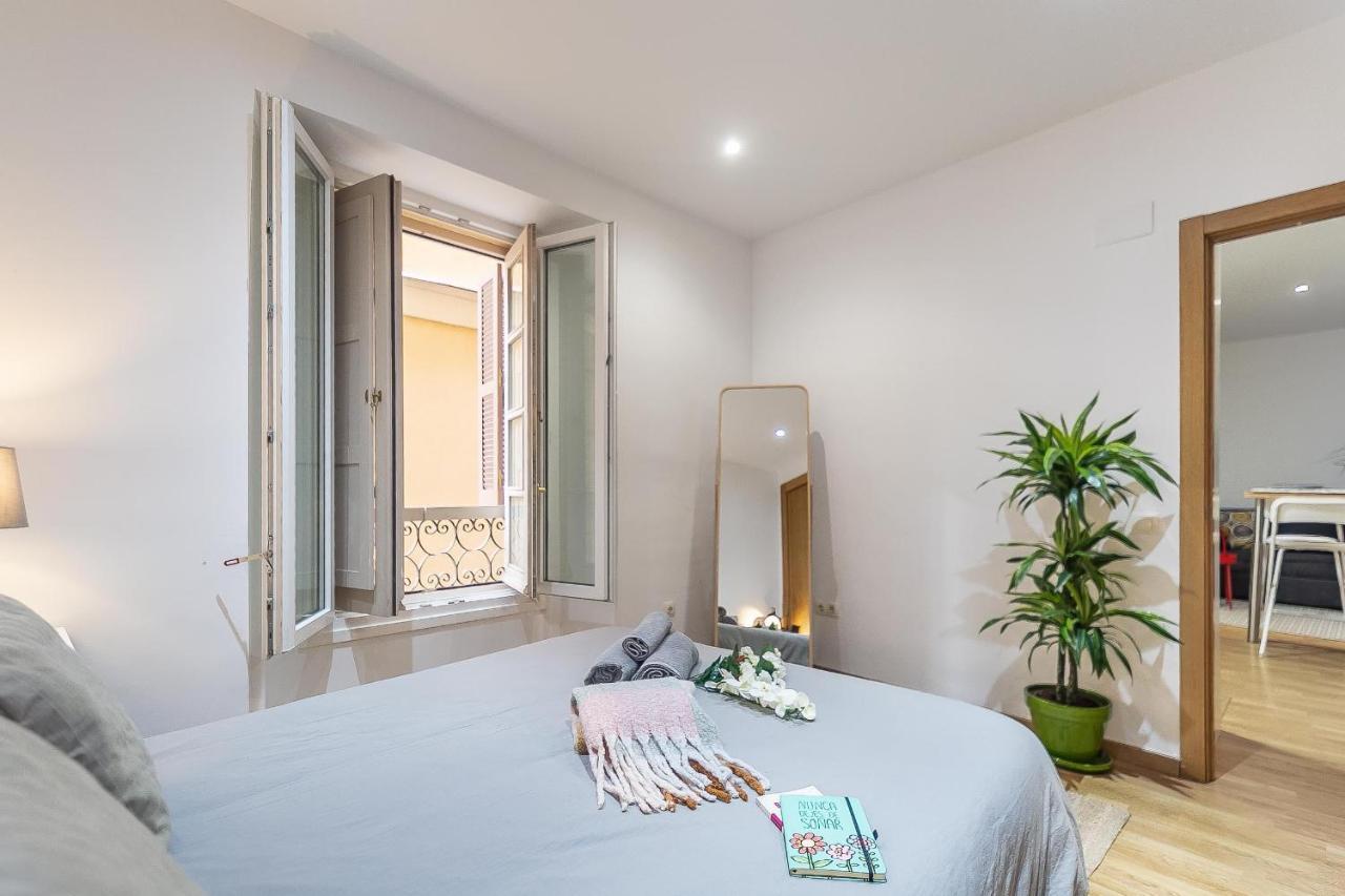 Central Malaga Apartment At Mitjana Plaza Eksteriør billede