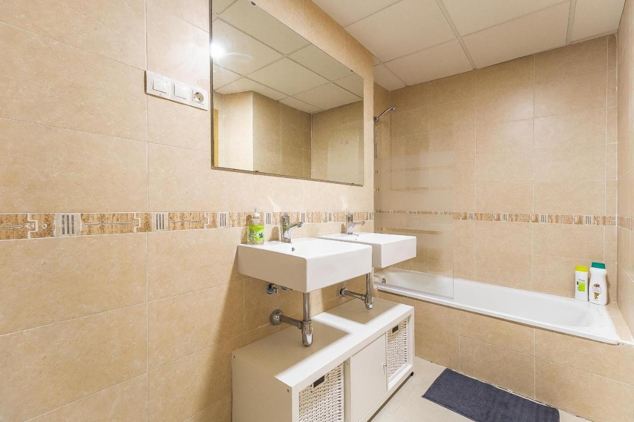 Central Malaga Apartment At Mitjana Plaza Eksteriør billede